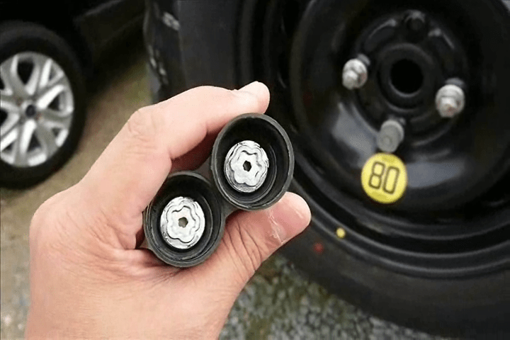 Spare Tire Key 2.png