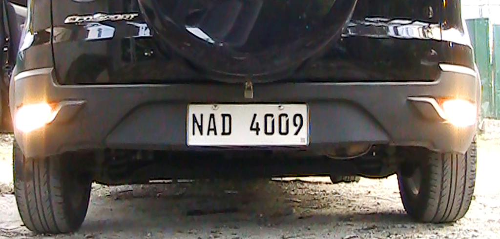 left reverse light ecosport (2)